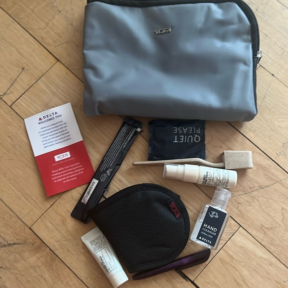 Tumi for Delta Business Class Pouch